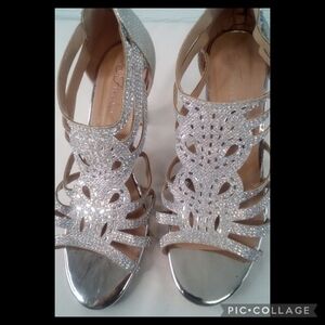Sliver open toe shoes